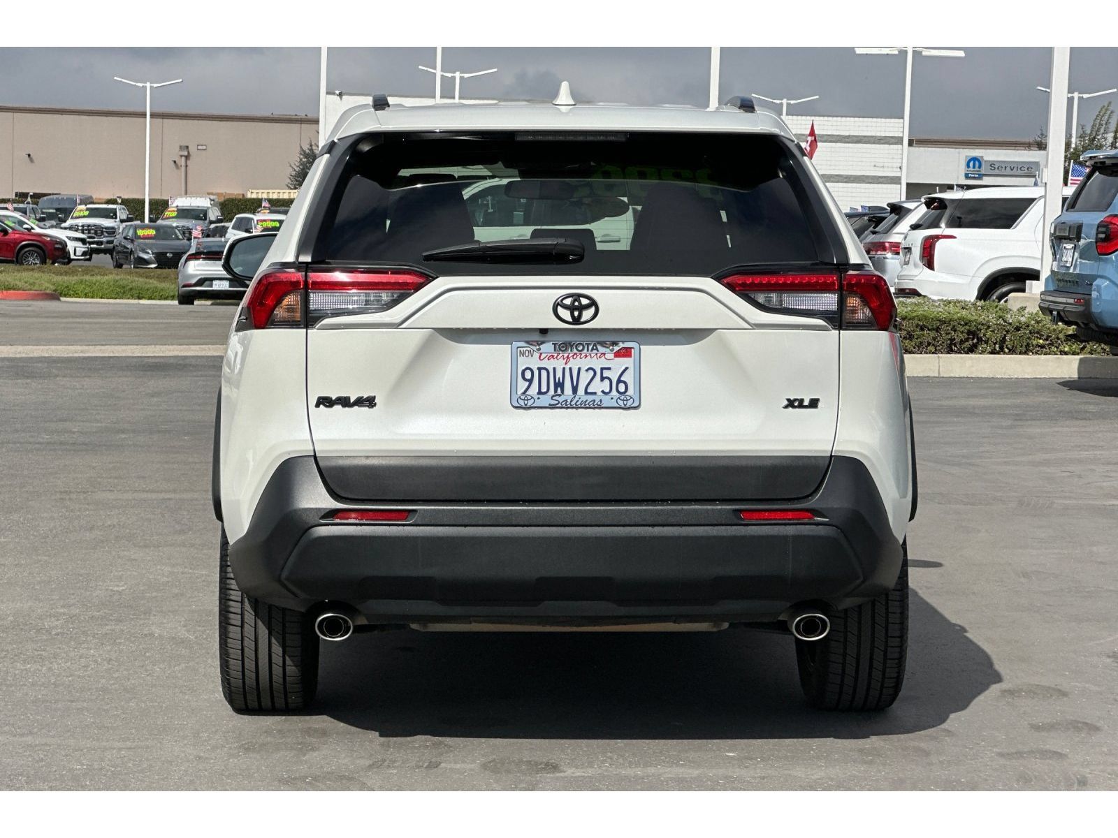 Used 2022 Toyota RAV4 XLE Premium FWD image 5