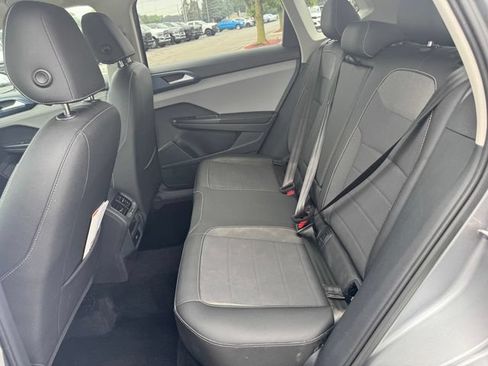 Used 2024 Volkswagen Taos SE FWD image 19