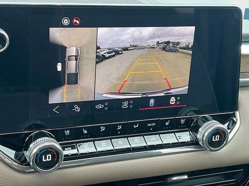 New 2026 GMC Canyon Denali AWD/4WD image 9