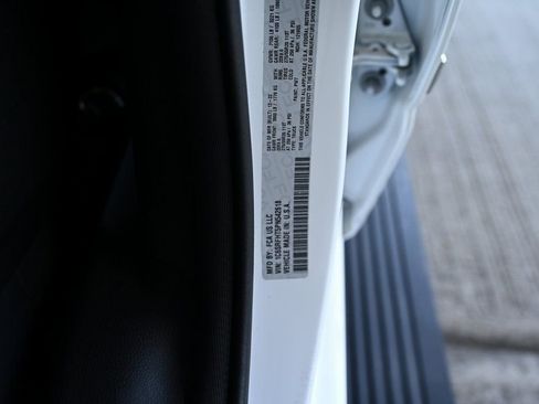 Used 2023 RAM 1500 Limited w/ Body Color Bumper Group AWD/4WD image 40