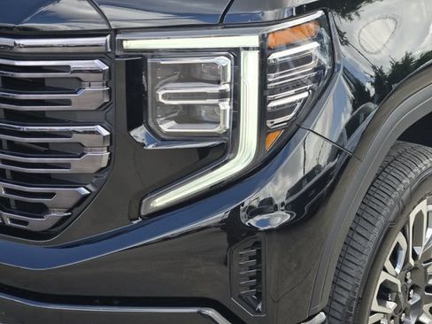Used 2025 GMC Sierra 1500 Denali Ultimate AWD/4WD image 11