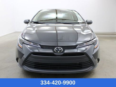 Used 2025 Toyota Corolla LE w/ Convenience Package image 6