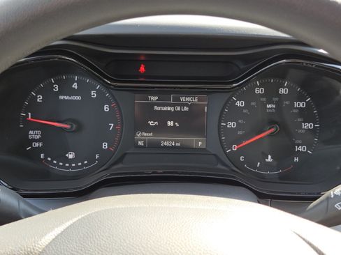 Used 2024 Chevrolet Trax LS FWD image 27