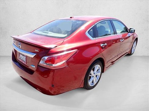 Used 2013 Nissan Altima 2.5 SL w/ Technology Pkg FWD image 4