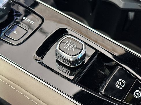New 2026 Volvo XC90 T8 Plus AWD/4WD image 18