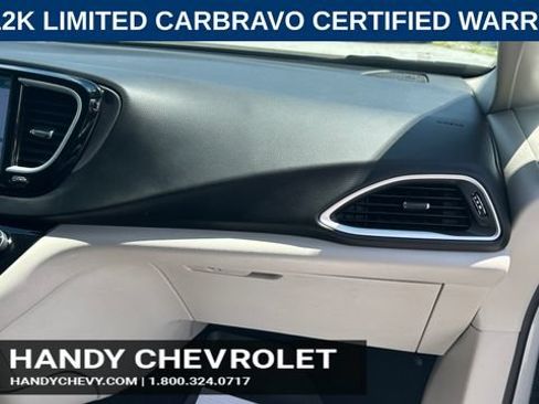 Used 2024 Chrysler Pacifica Touring-L FWD image 41