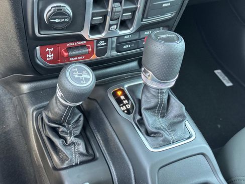 New 2026 Jeep Gladiator Mojave image 19