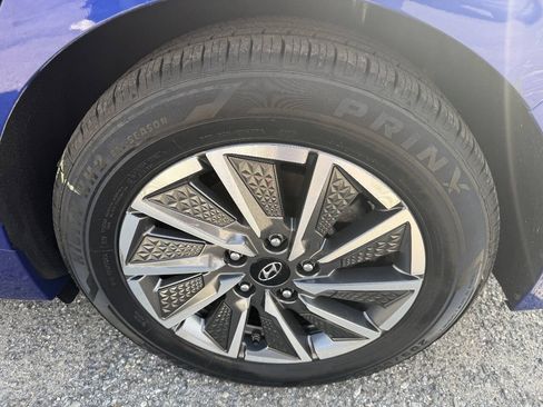 Used 2020 Hyundai Ioniq SE FWD image 23