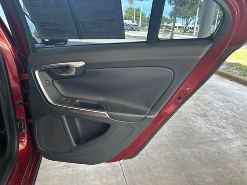 Used 2013 Volvo S60 T5 FWD image 27