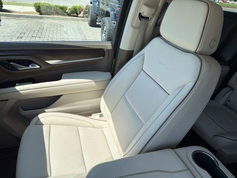 Used 2021 GMC Yukon XL Denali w/ Denali Ultimate Package RWD image 16