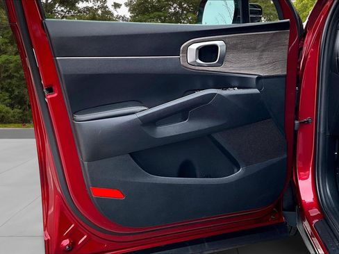 Used 2022 Kia Sorento S w/ Panoramic Sunroof Package image 21