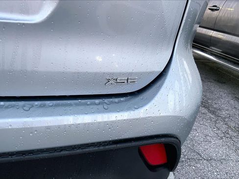 Used 2024 Toyota Highlander XSE FWD image 10