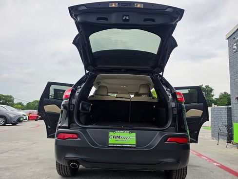 Used 2015 Jeep Cherokee Latitude FWD image 27
