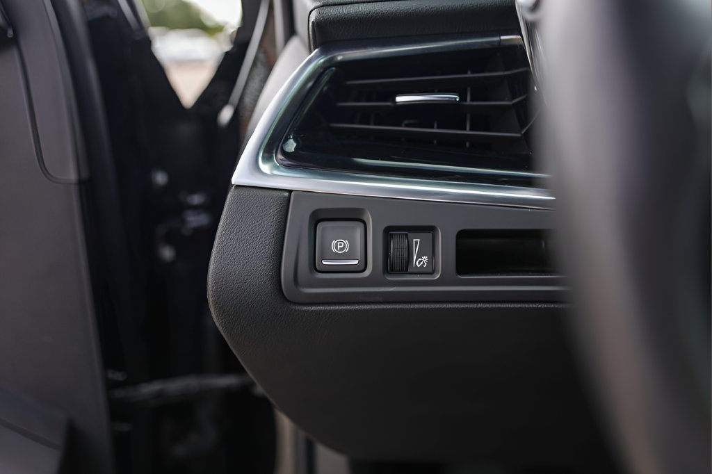 Certified 2025 Cadillac XT6 Premium Luxury FWD image 15