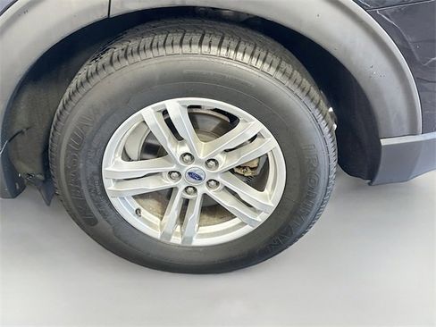 Used 2024 Ford Explorer XLT w/ Equipment Group 202A image 29