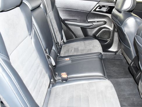 Used 2024 Mitsubishi Outlander SE AWD/4WD image 45