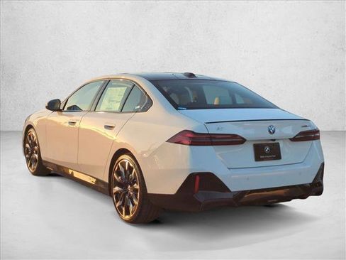 New 2026 BMW i5 eDrive40 image 9