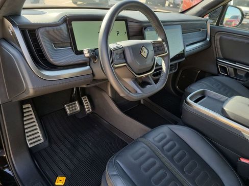 Used 2023 Rivian R1S Adventure image 10