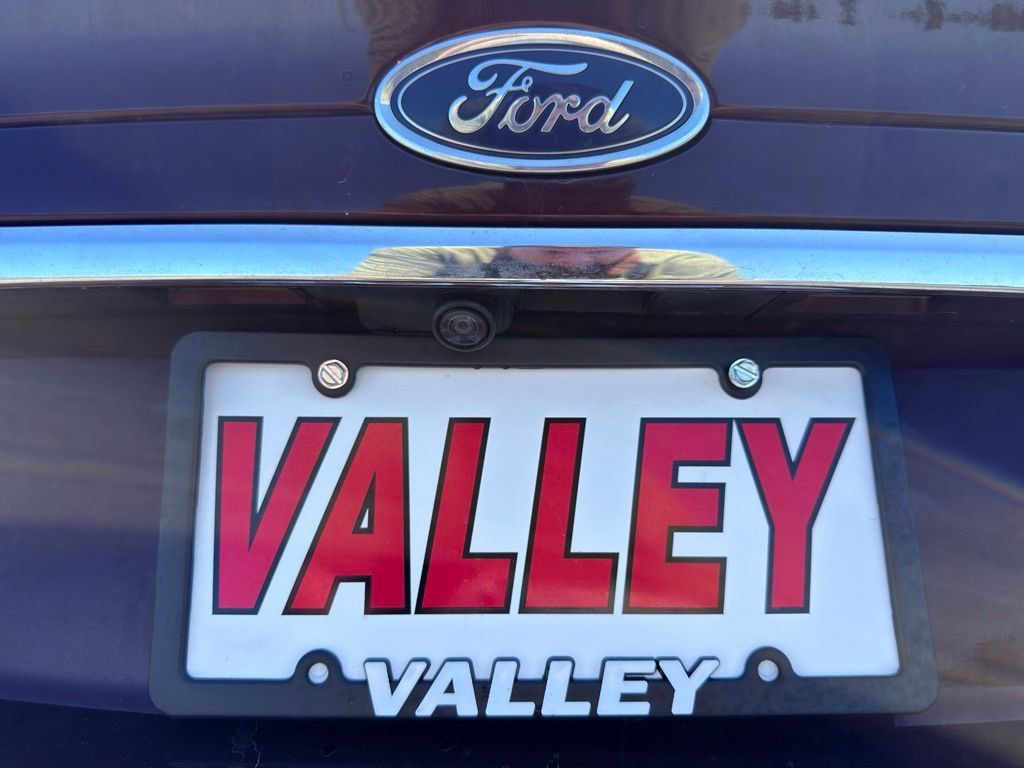 Used 2017 Ford Fusion SE w/ Fusion SE Technology Package FWD image 24