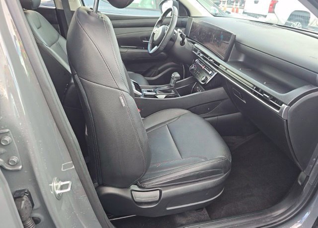 Certified 2025 Hyundai Tucson SEL FWD image 13