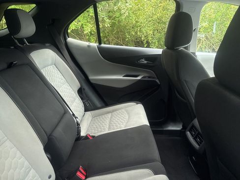 Used 2018 Chevrolet Equinox LT FWD image 13