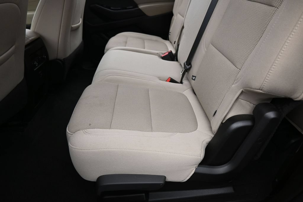 Used 2024 Chevrolet Traverse LS FWD image 32