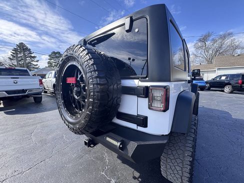 Used 2016 Jeep Wrangler Unlimited Sport w/ Connectivity Group image 18