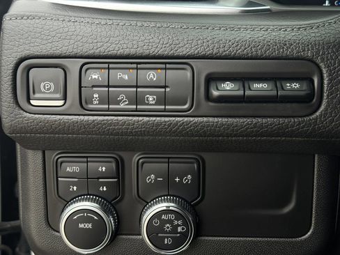 Used 2023 GMC Yukon Denali AWD/4WD image 21