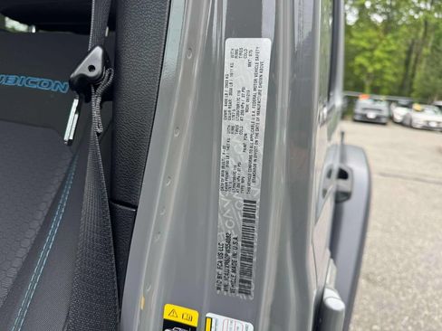 Used 2023 Jeep Wrangler Unlimited Rubicon 4xe w/ Dual Top Group AWD/4WD image 13