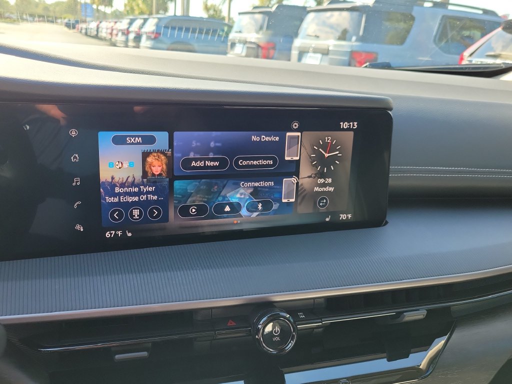 Used 2025 Nissan Murano SV FWD image 32