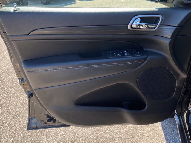Used 2021 Jeep Grand Cherokee Freedom Edition AWD/4WD image 11