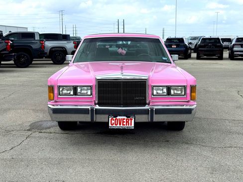 Used 1989 Lincoln Town Car Signature image 6