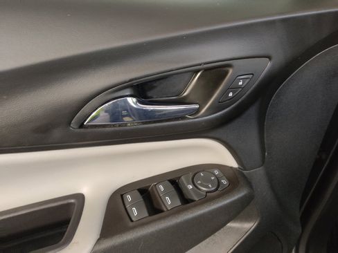 Used 2022 Chevrolet Equinox LS AWD/4WD image 27