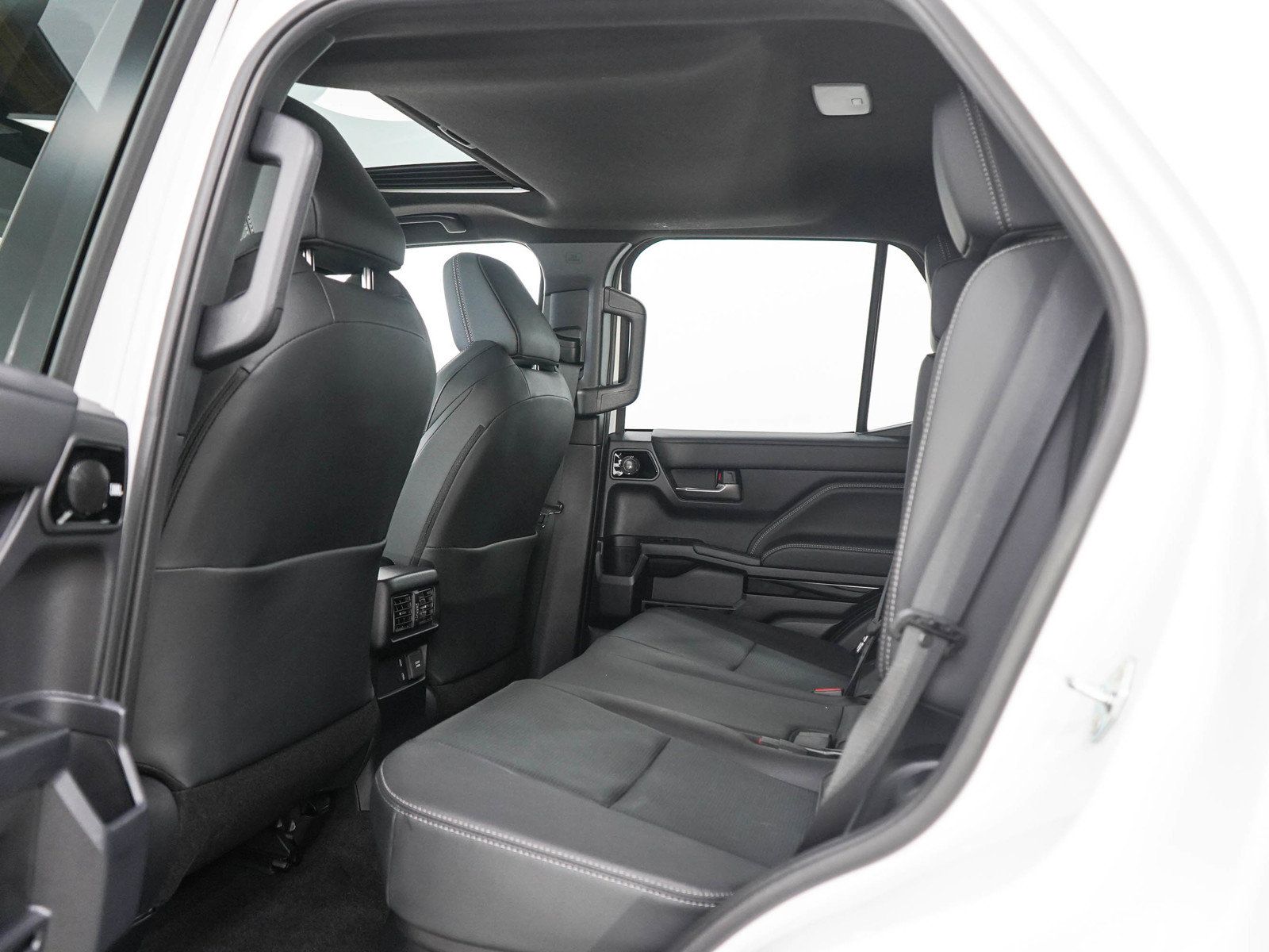 Used 2026 Toyota 4Runner Limited AWD/4WD image 18