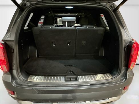 Used 2022 Hyundai Palisade Calligraphy w/ Winter Package image 28