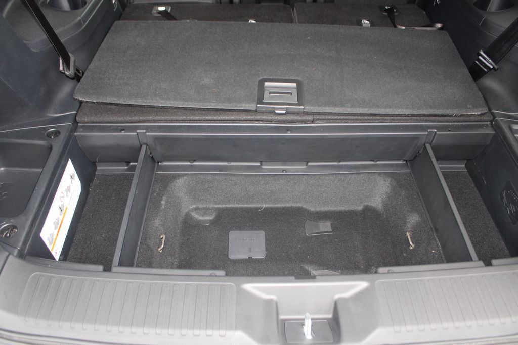 Certified 2025 Honda Pilot Touring image 38