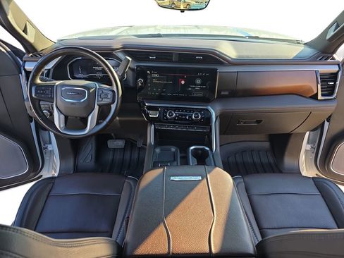 Used 2024 GMC Sierra 2500 Denali w/ Denali Reserve Package image 9