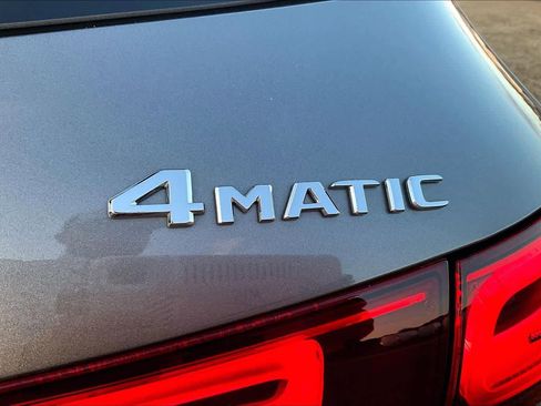 Used 2023 Mercedes-Benz GLA 250 4MATIC w/ Premium Package image 9