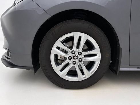 Used 2025 Toyota Sienna XLE w/ XLE Plus Package AWD/4WD image 29
