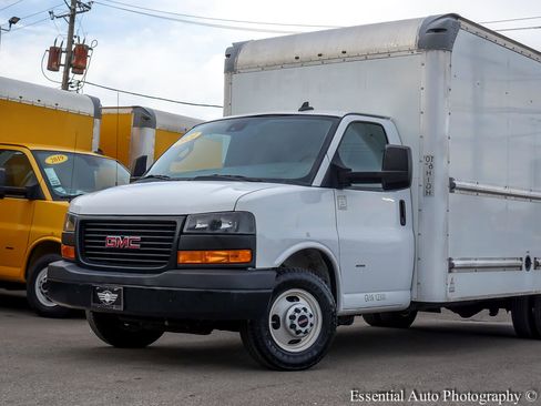 Used 2021 GMC Savana 3500 Extended w/ Power Convenience Package image 2