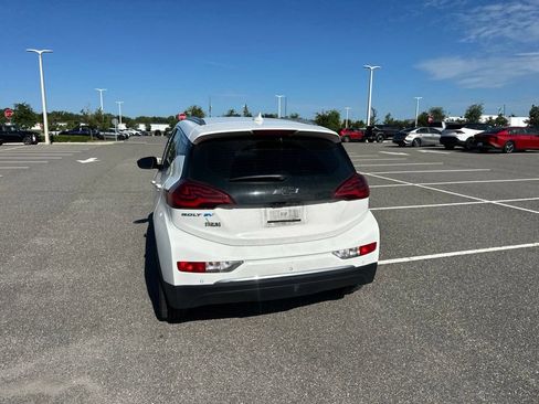 Used 2020 Chevrolet Bolt Premier w/ Infotainment Package FWD image 7