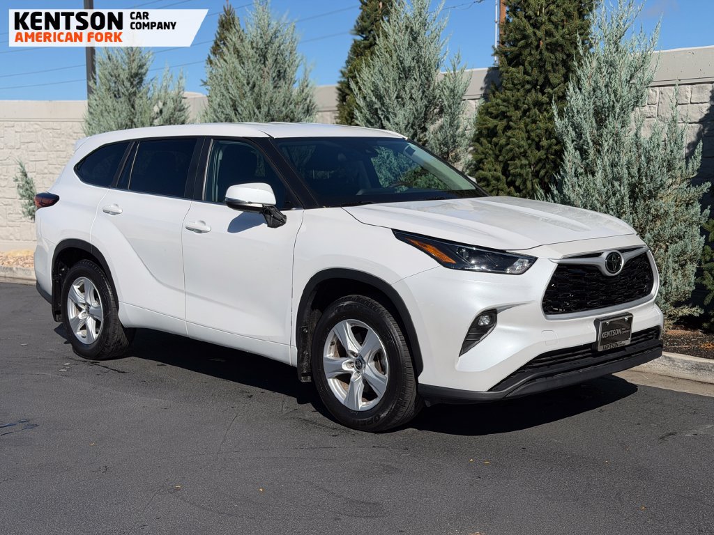 Used 2025 Toyota Highlander LE AWD/4WD image 10
