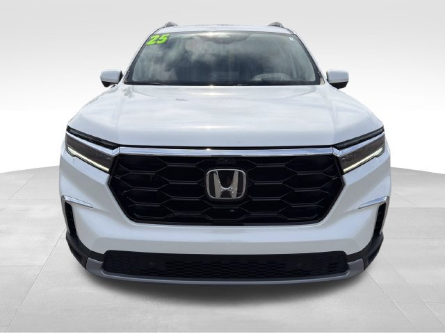Used 2025 Honda Pilot Elite image 2