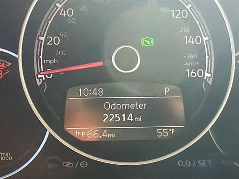Used 2019 Volkswagen Beetle 2.0T SE FWD image 12