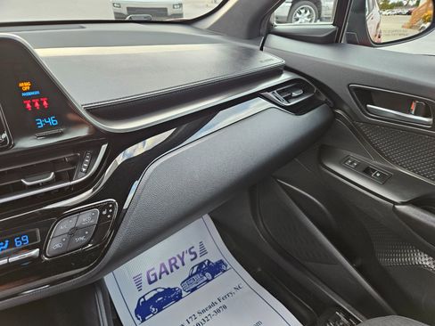 Used 2018 Toyota C-HR XLE image 20