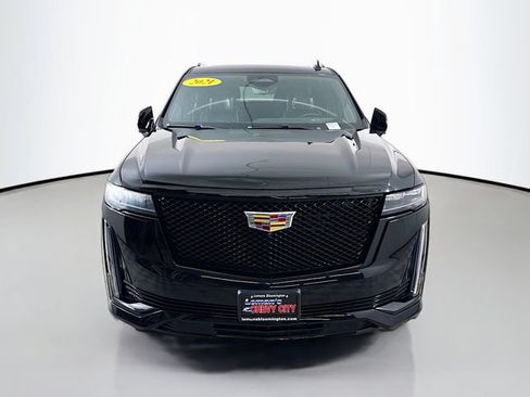 Used 2021 Cadillac Escalade ESV Sport w/ Driver Assist Tech Package AWD/4WD image 2