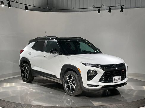 Used 2023 Chevrolet TrailBlazer RS image 39
