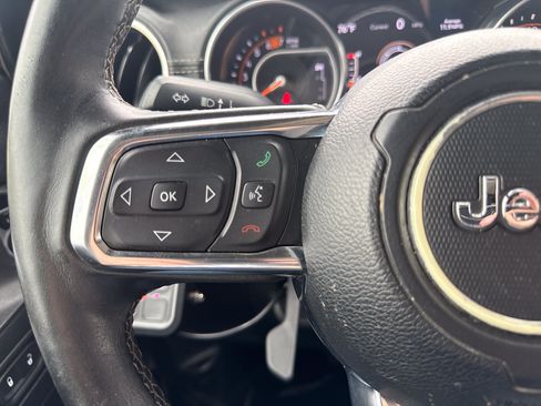 Used 2018 Jeep Wrangler Unlimited Sahara AWD/4WD image 23