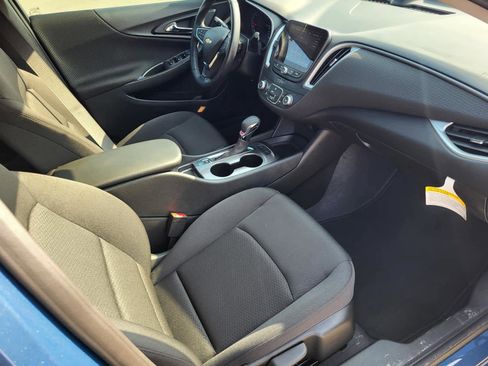 Used 2025 Chevrolet Malibu RS FWD image 9