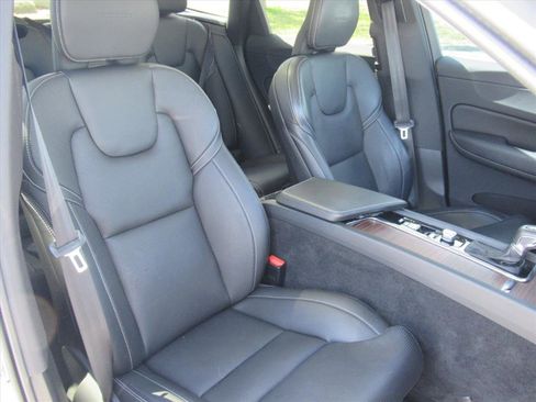 Used 2019 Volvo XC60 T5 Inscription w/ Protection Package Premier image 9